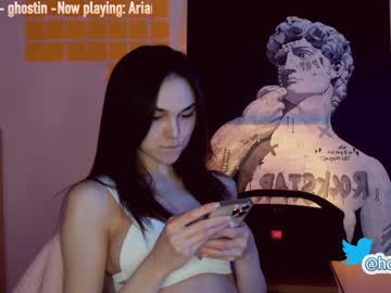 Naked cam girl hollyextra image #2136350
