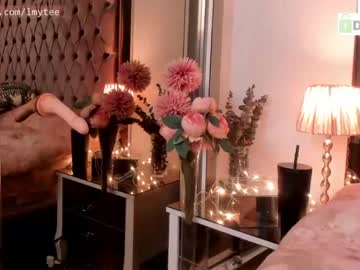 Naked cam girl lilamytee1 image #2934103
