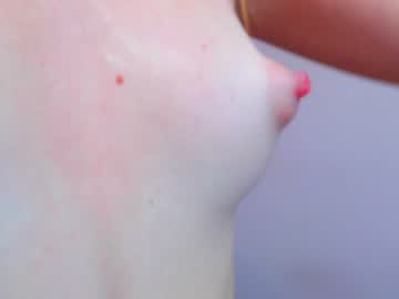 Naked cam girl monica_dream18 image #190150