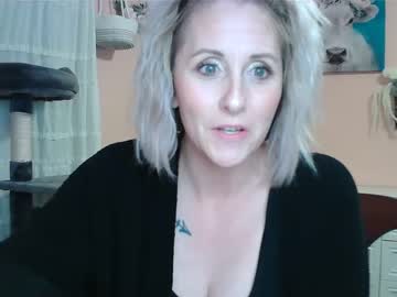 Naked cam girl joliexx41 image #3963799
