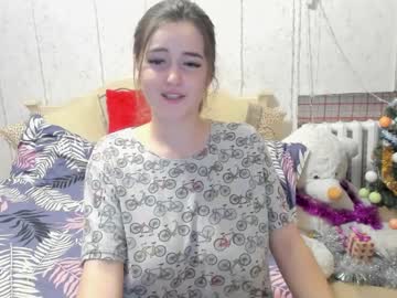 Naked cam girl emmika_ image #3393304