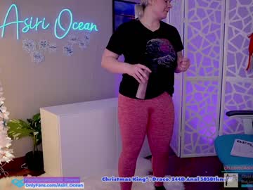Naked cam girl asiri_ocean image #647304