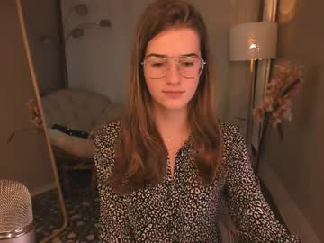 Naked cam girl zlata_luna image #349290