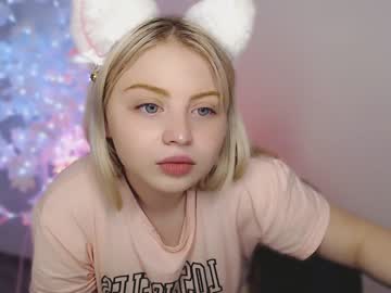 Naked cam girl shy_blondiee image #3708881