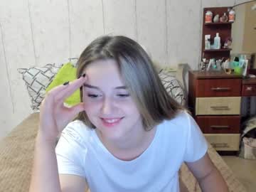 Naked cam girl emmika_ image #2641508