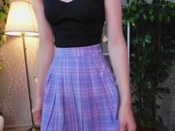 Naked cam girl little_mandy image #2122587