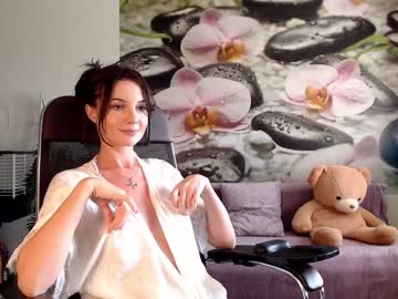 Naked cam girl jennycutey image #2450588