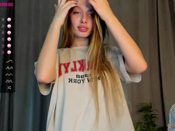 Naked cam girl r00xvel image #1081772