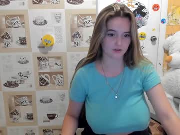 Naked cam girl emmika_ image #2318764