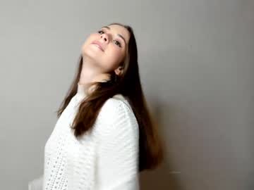 jeanne_curtis naked cam
