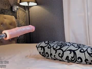 Naked cam girl crystalreves image #2476479