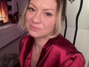 Naked cam girl kiradivine image #443422