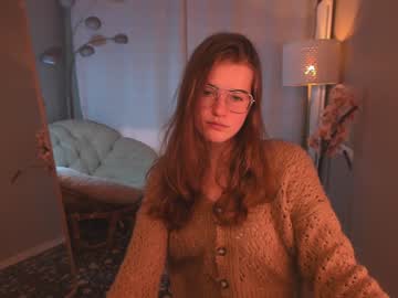 Naked cam girl zlata_luna image #325788