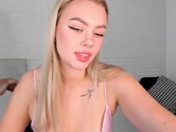 Naked cam girl 8a8y_nura image #855846