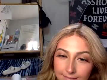 Naked cam girl harleyraequinn7 image #3948654