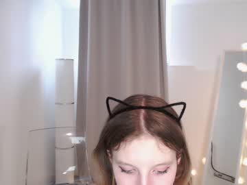 Naked cam girl p_love_ image #1065385