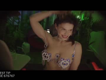 Naked cam girl lucieoude_ image #3746514