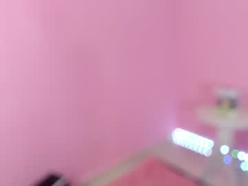 Naked cam girl little_effy18 image #2088384