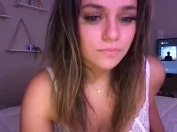 Naked cam girl shellylynn98 image #2744079
