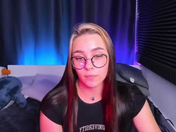 jennifermoonlight naked cam