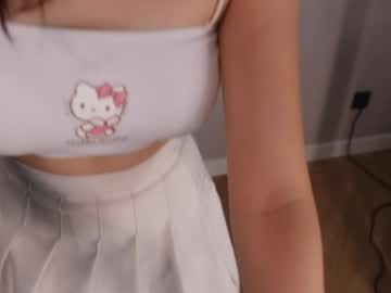 younayuna naked cam