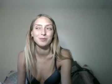 Naked cam couple hunnyy112 image #2045131