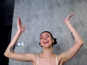 Naked cam girl nika_lodge image #1984722