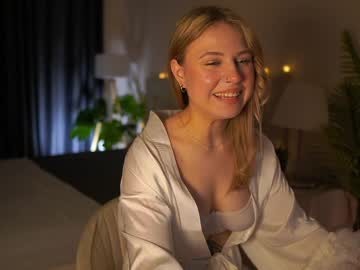 Naked cam girl selena_flowers image #4030320