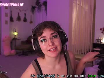 Naked cam girl evelynpiers image #2636638