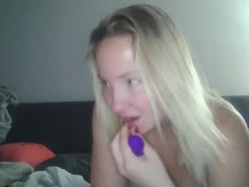 Naked cam couple sexiirose22 image #4058916
