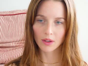 Naked cam girl ellaa91 image #2138660