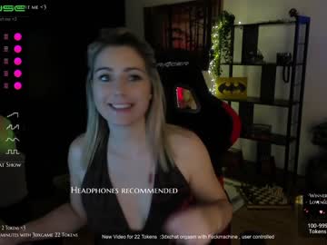 Naked cam girl kimilee22 image #2125282