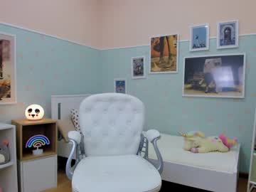 Naked cam girl chloe_catherine_mykers image #139821