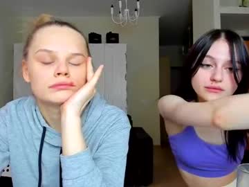 Naked cam couple sophie_and_rachelss image #3606802