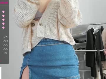 Naked cam girl hee_jin image #3597334