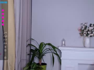 Naked cam girl small_blondee image #2009228