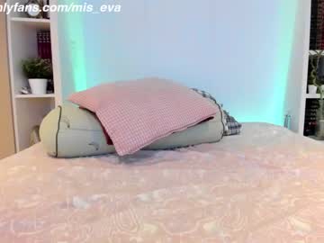 Naked cam girl mis_eva image #3226077