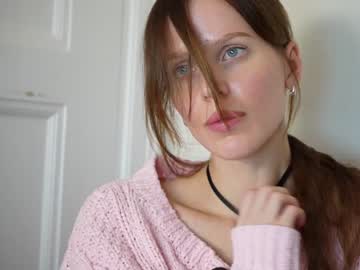 Naked cam girl ellaa91 image #2932362