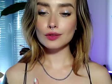 Naked cam girl _yvie_ image #2280265