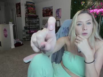 Naked cam girl pr3ttyp1nkpussy image #2442679