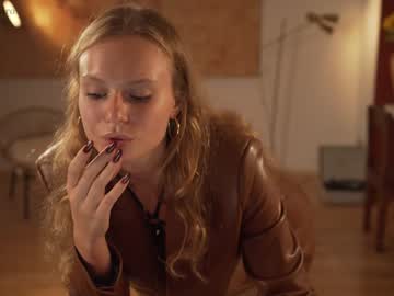 Naked cam girl chillwithkira image #2797912