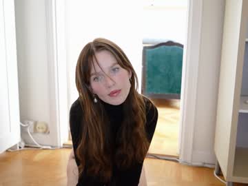Naked cam girl ellaa91 image #2646409