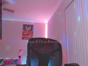 Naked cam girl petitebrat image #2099644
