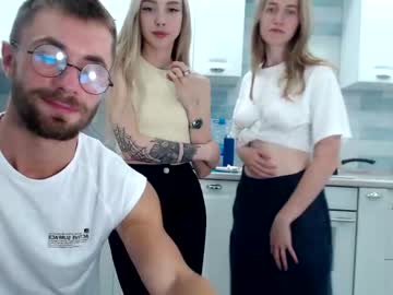 Naked cam couple nearsaturn image #2234727
