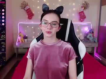 Naked cam girl queen_kitty1818 image #3357035