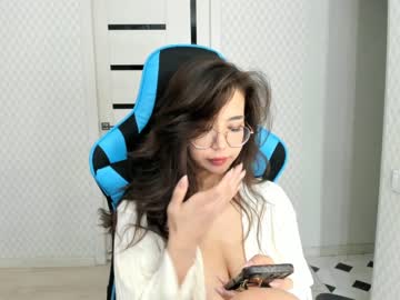 Naked cam girl mei_tin image #2415300