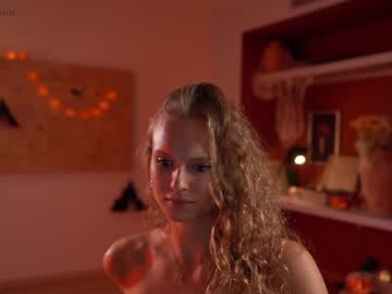 Naked cam girl chillwithkira image #2957594