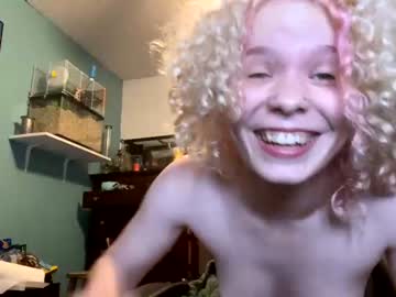 Naked cam girl kaybearqtp image #1340562