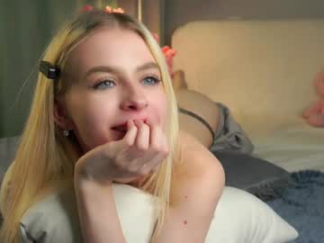lunnadew naked cam