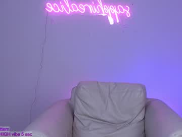 Naked cam girl sapphirealice image #2353658